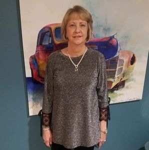 Meet your Posher, Debbie